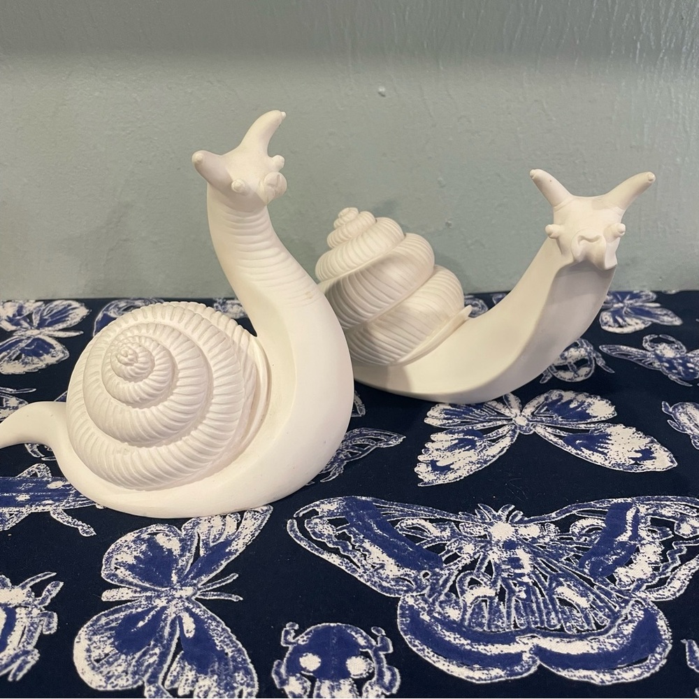 Set of 2 Vintage Stone Lite White Snail Decorative Figurines
